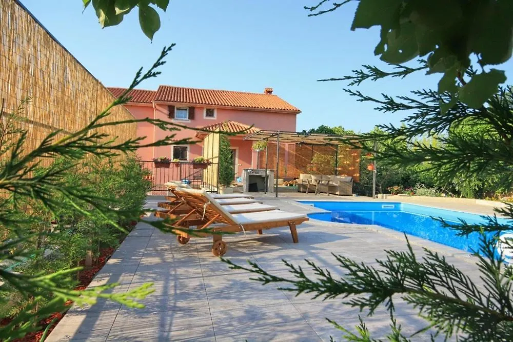 Beautiful Apartment Selci Located In Private House With The Private Pool Rijeka